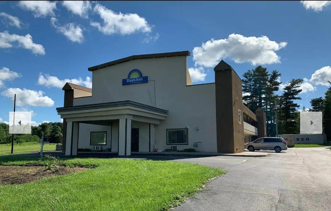 Days Inn By Wyndham Bellville Mansfield Exterior foto